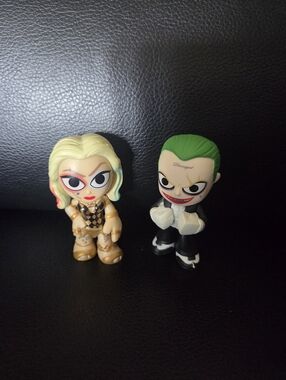 Funko Mystery Mini DC Suicide Squad Harley Quinn & Joker In the Club Figures
